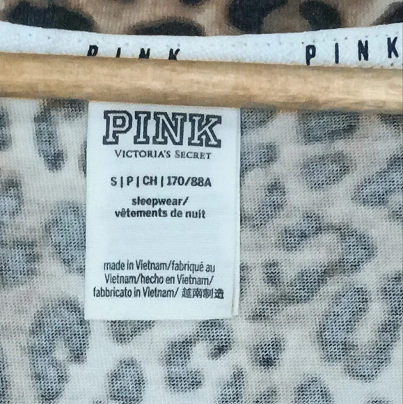 PINK VS leopard print animal print vneck short sleeve tee top size Small - Picture 6 of 7